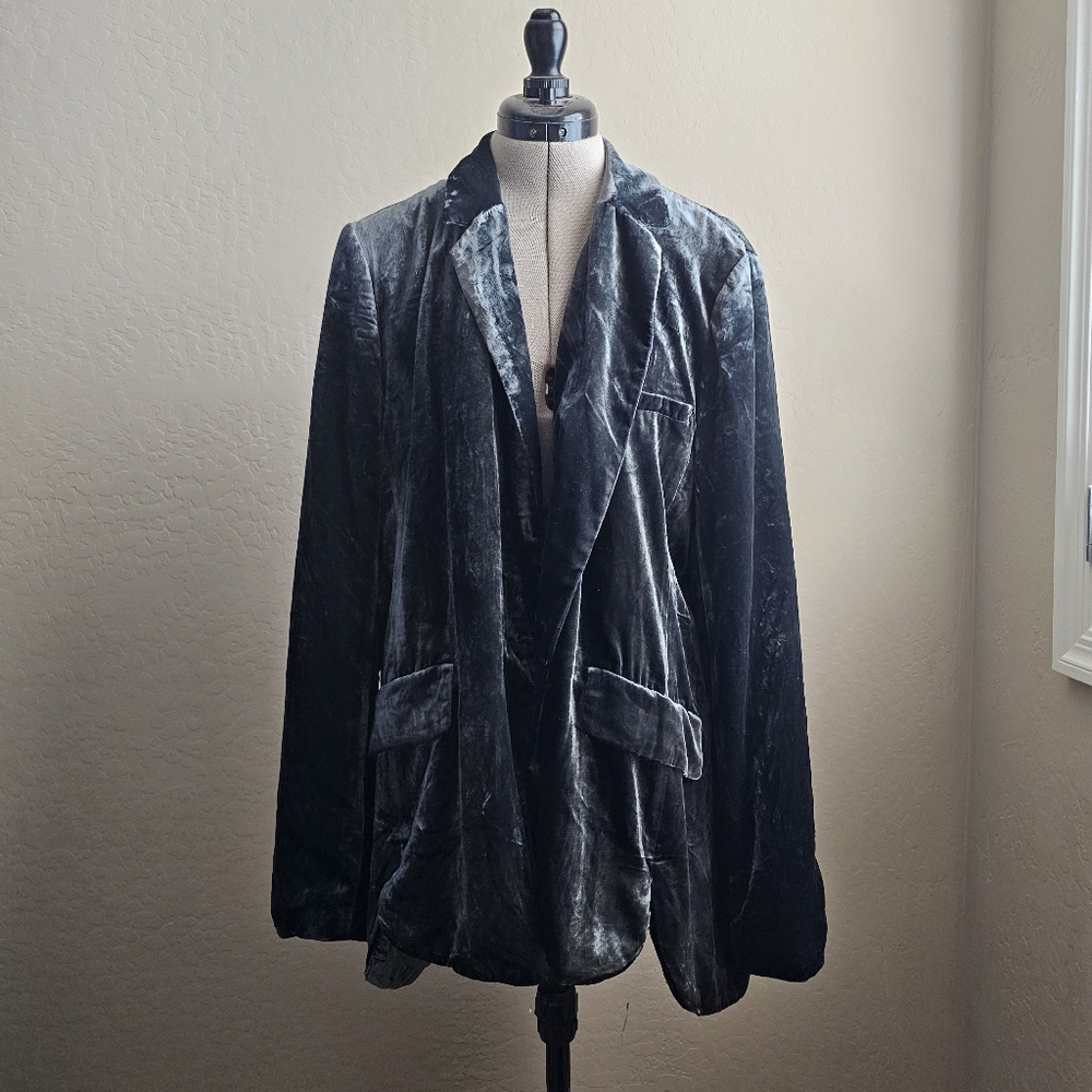 Velvet slouchy blazer